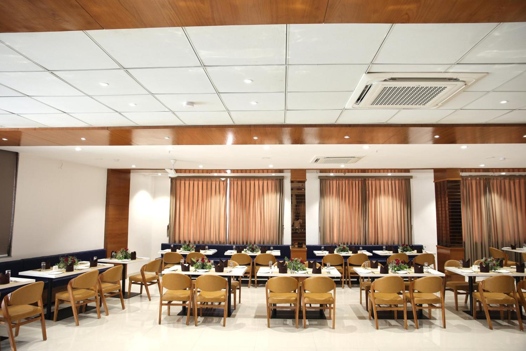Lords Eco Inn, Ambaji Buitenkant foto